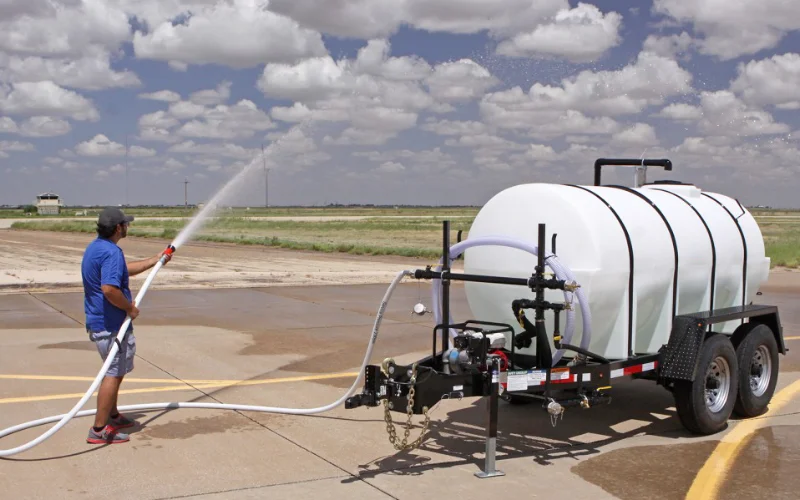 1025 DOT gallon water trailer